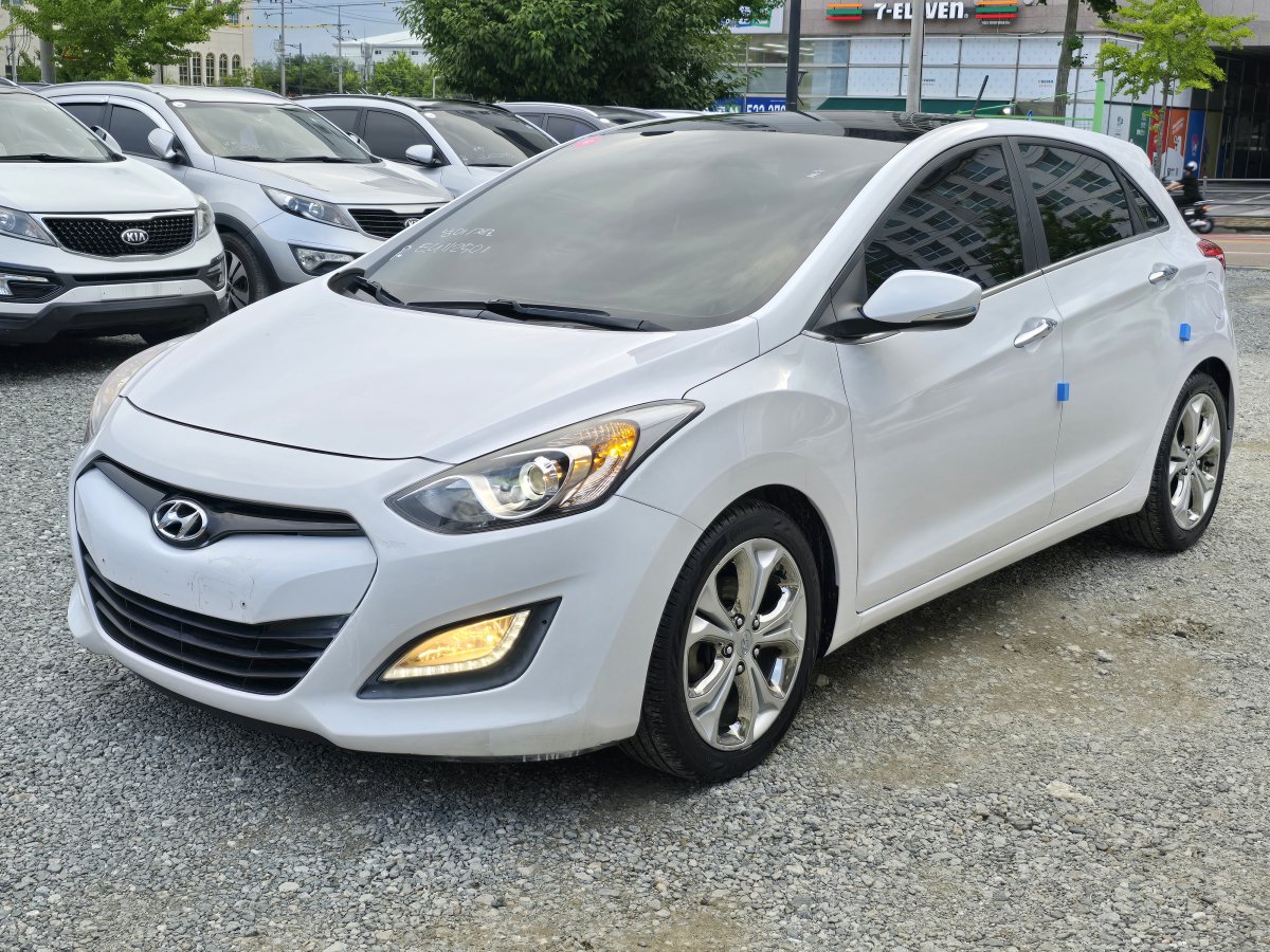 HYUNDAI i30