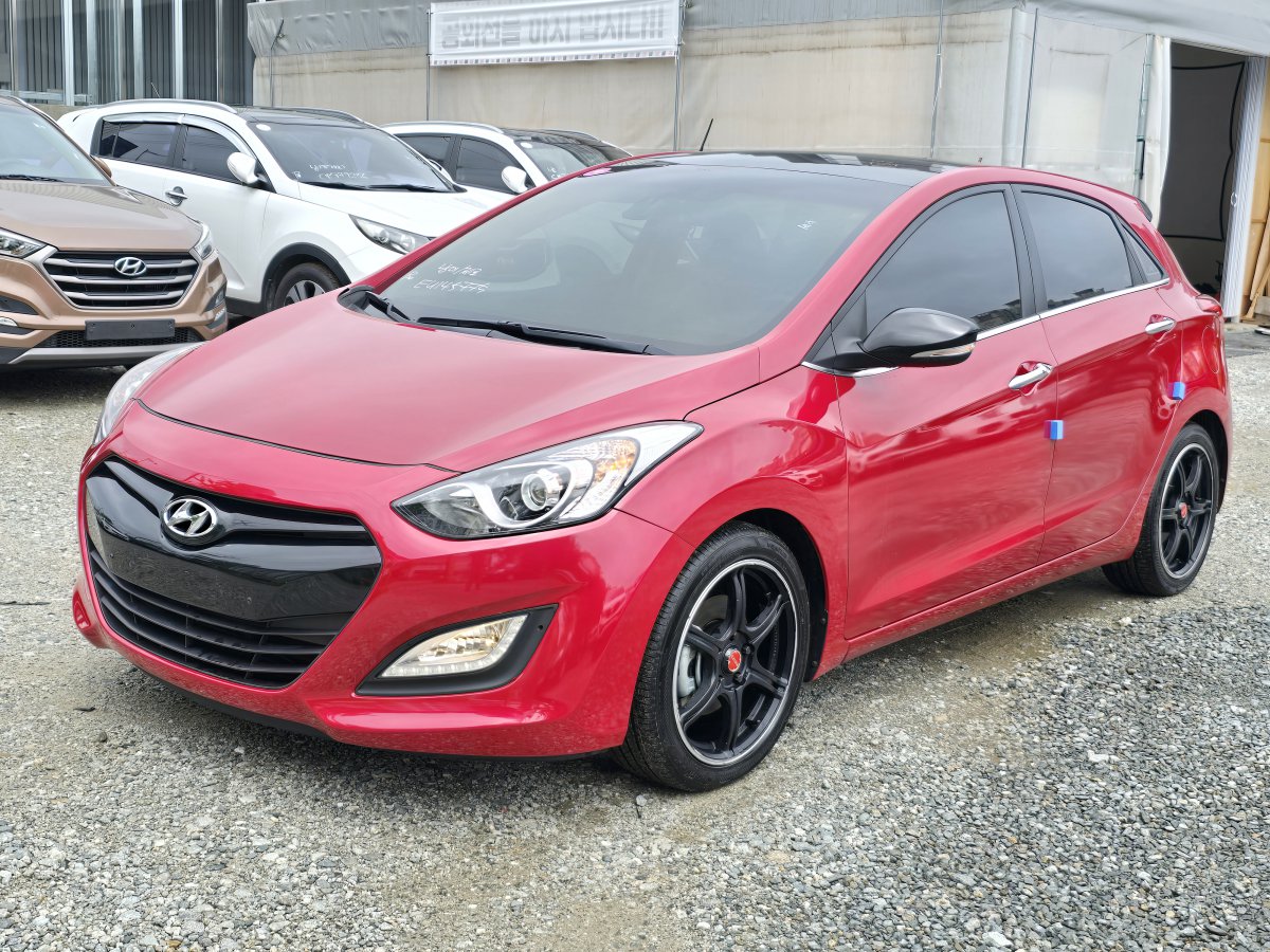 HYUNDAI i30