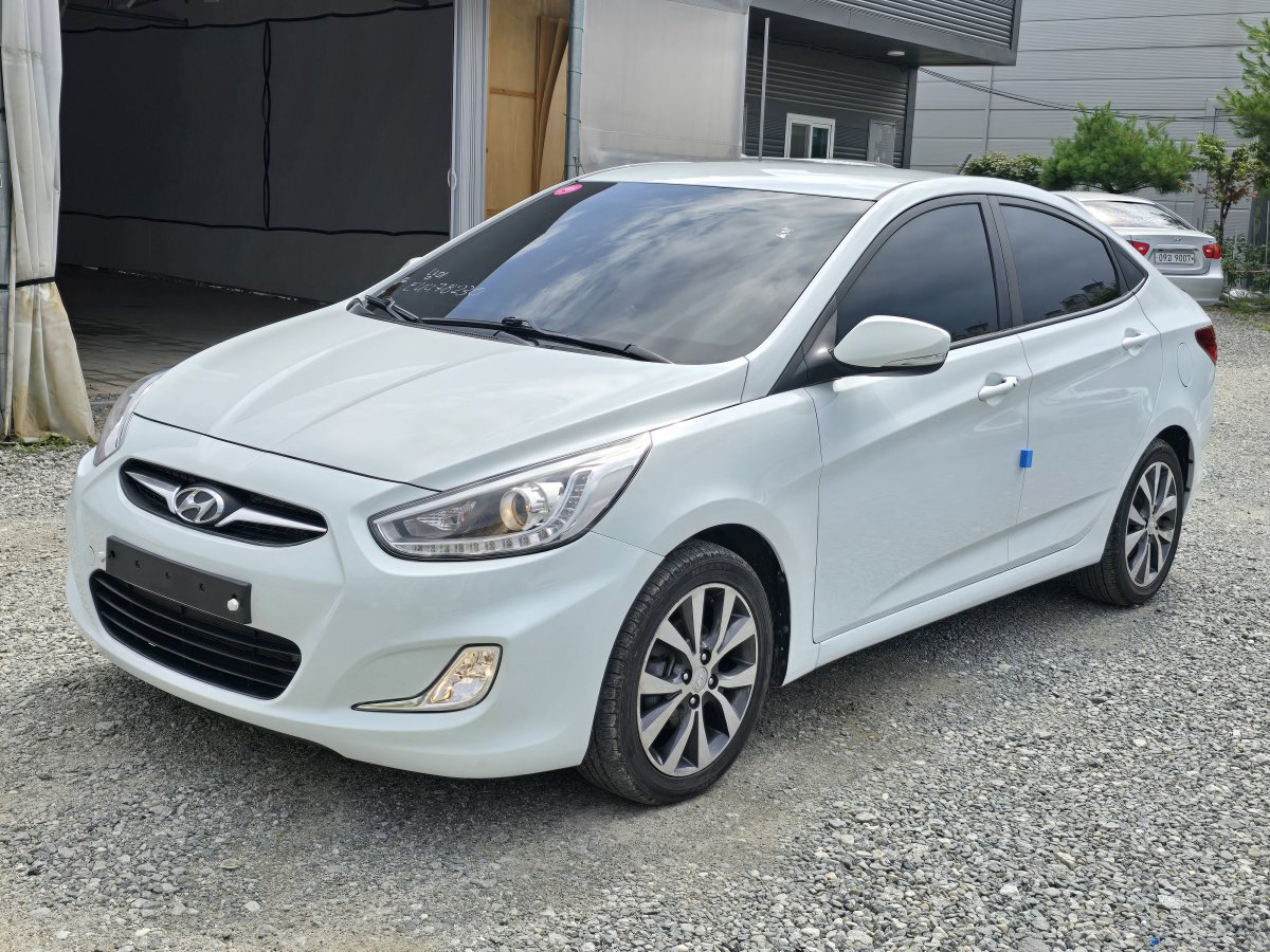 HYUNDAI ACCENT