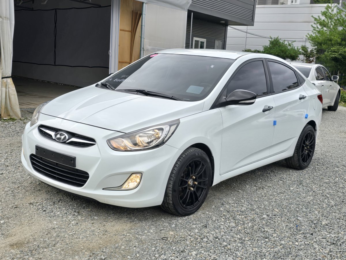 HYUNDAI ACCENT