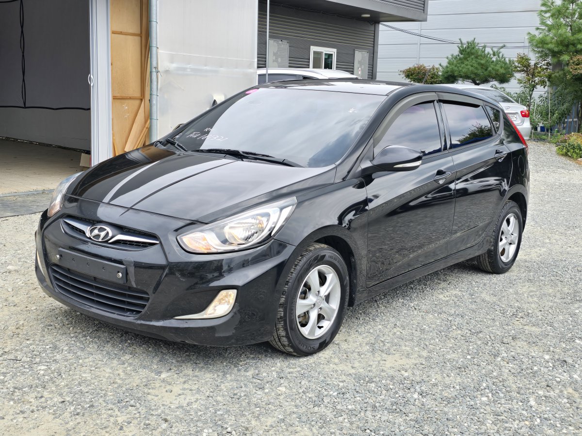 HYUNDAI ACCENT
