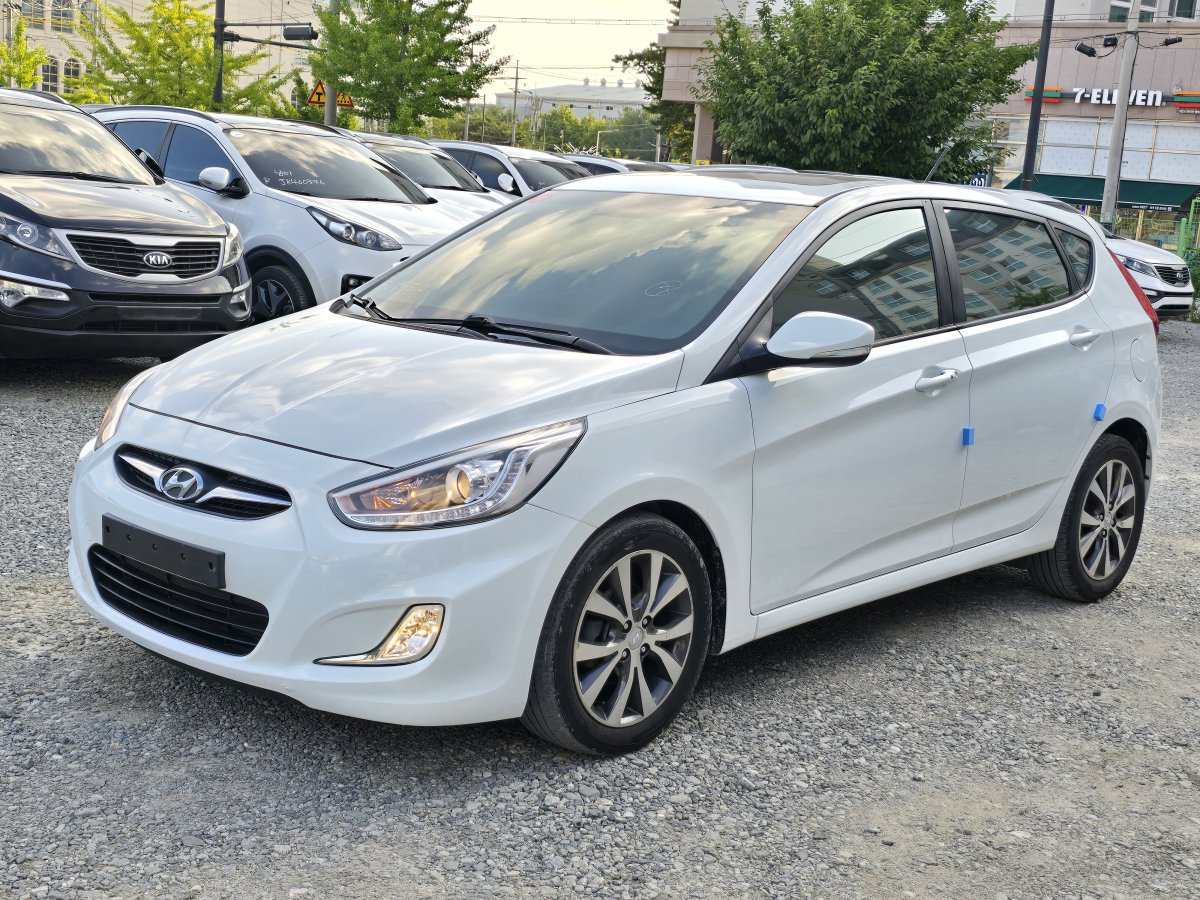 HYUNDAI ACCENT