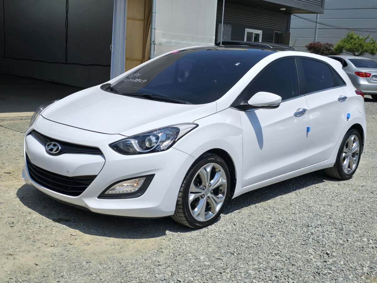 HYUNDAI i30