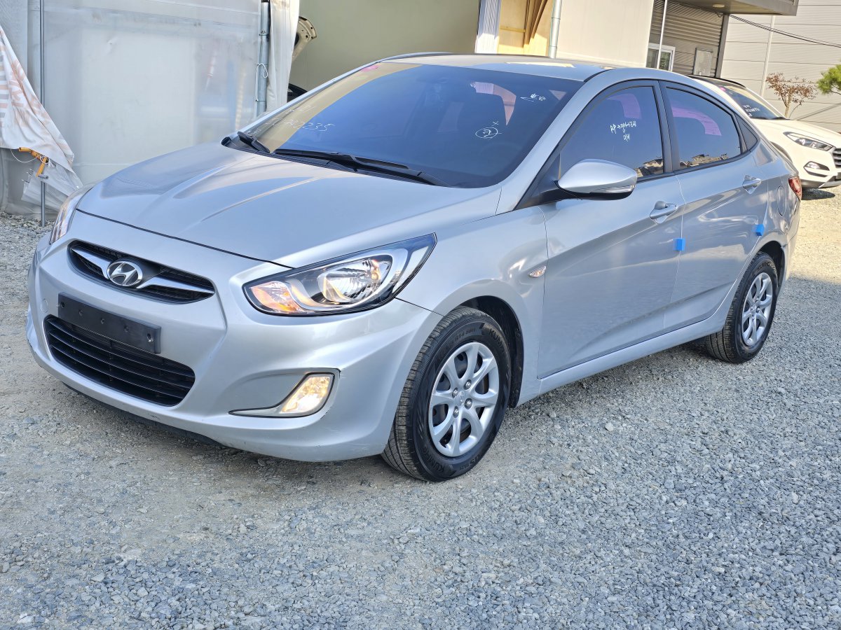 HYUNDAI ACCENT