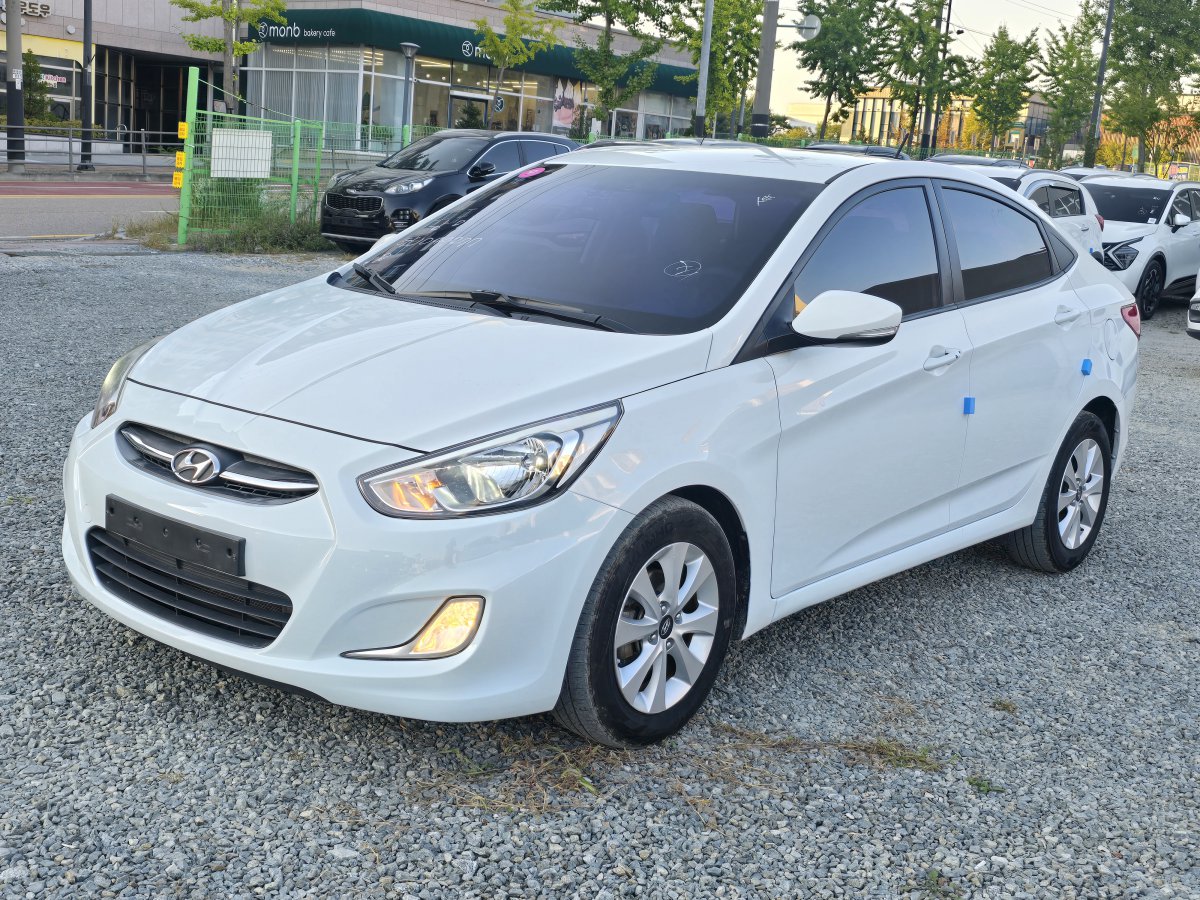 HYUNDAI ACCENT