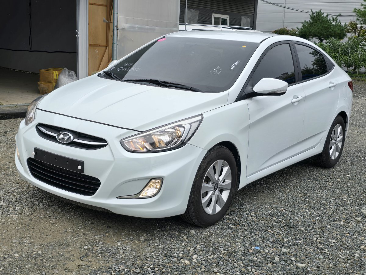 HYUNDAI ACCENT