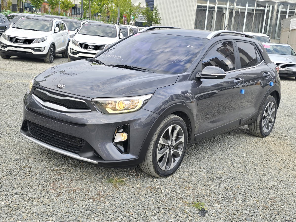 KIA STONIC