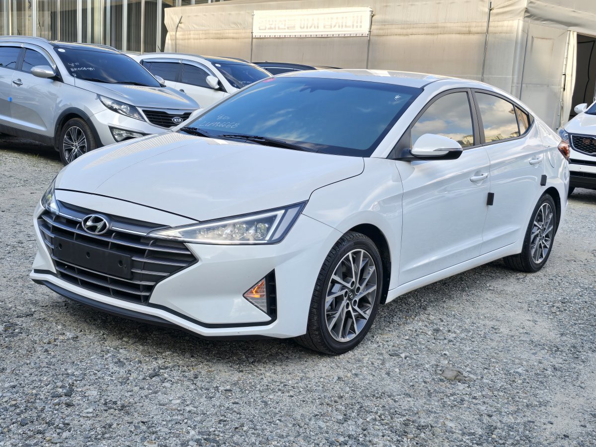 HYUNDAI AVANTE